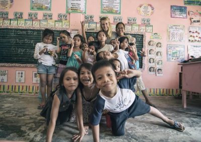 philippines teachingGroup photo of students and participant